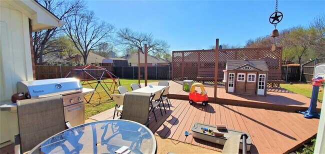 Building Photo - 5213 Valleydale Dr