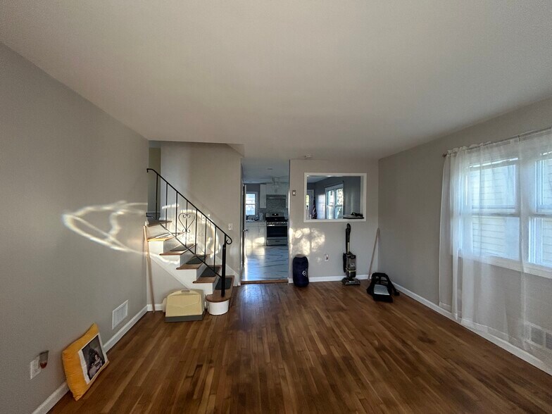 Building Photo - 24 Huron Ave