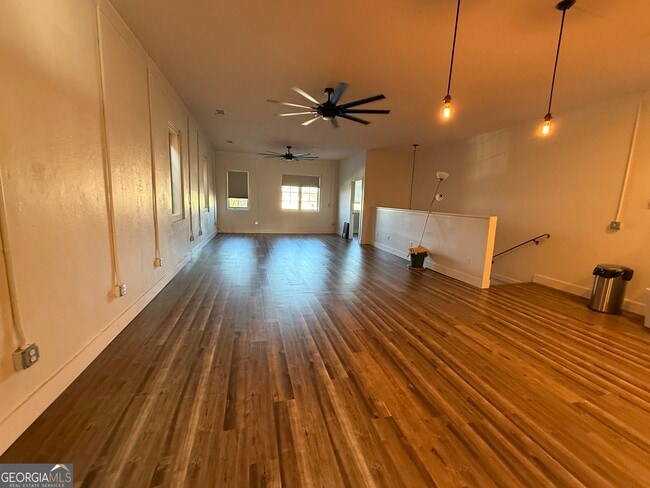 Building Photo - 95 W Franklin St