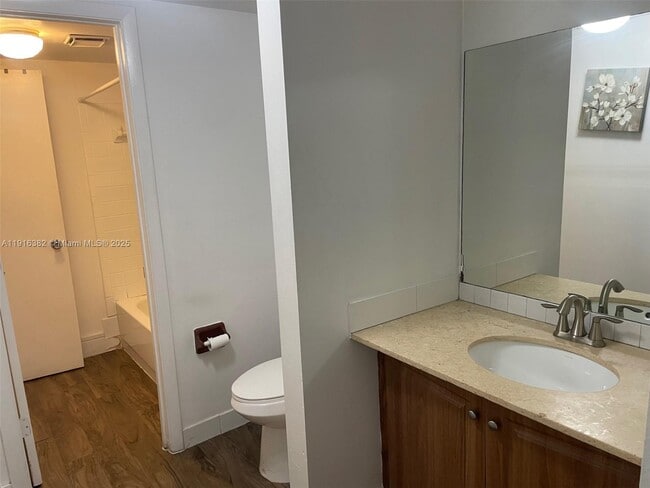 Building Photo - 6969 SW 36th Dr