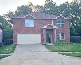 Building Photo - 3 BR/2.5BA | Updated Single Family Home | 2-Car Garage Parking | In Grand Prairie!