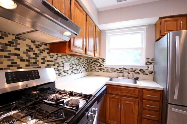 Building Photo - 1404 Normandy Ct