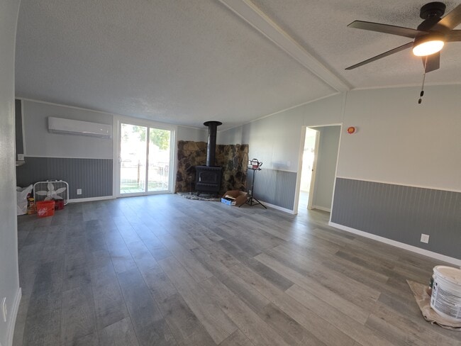 Building Photo - 13542 Trinity Ave