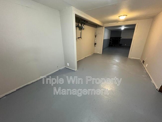 Building Photo - 48 Wayside Dr
