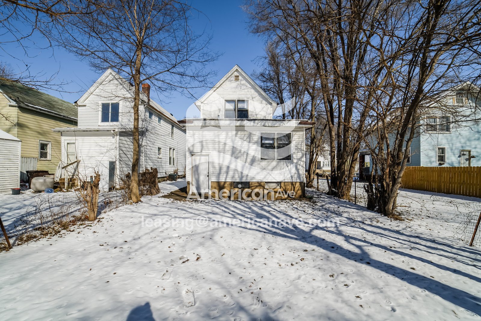 Building Photo - 204 E Thrush Ave