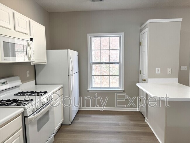 Building Photo - 4123 Howell Park Rd