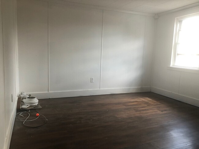 Building Photo - Cozy Two Bedroom townhome