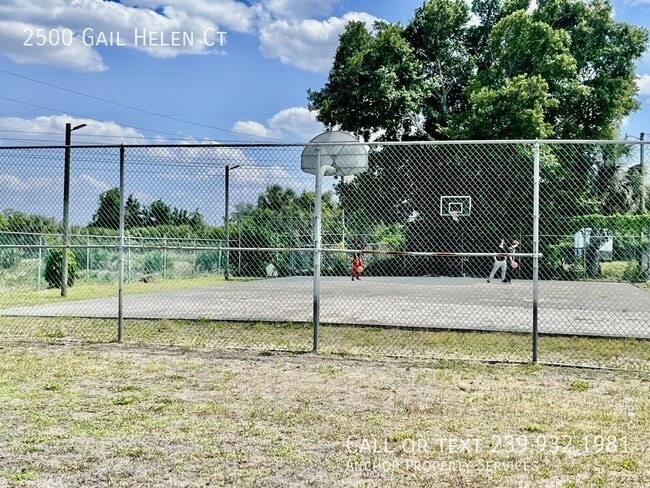 Building Photo - 2500 Gail Helen Ct