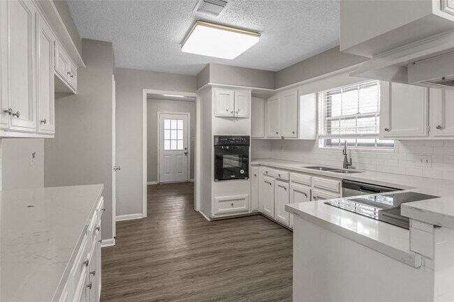 Building Photo - 1507 Sweet Grass Trail