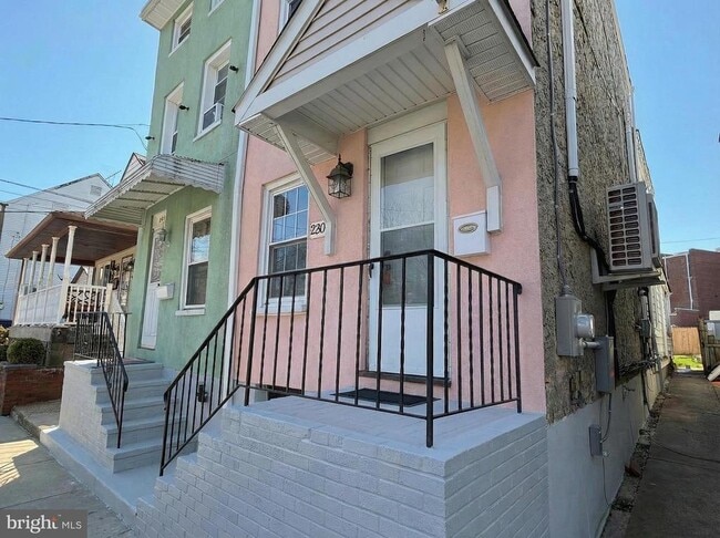 Building Photo - 230 Spring St