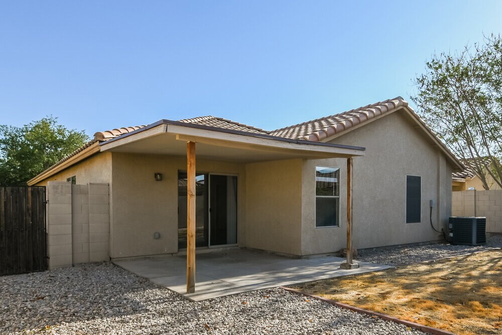 Building Photo - 2768 W San Carlos Ln