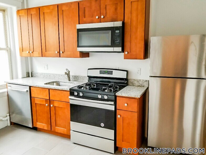 Building Photo - 241 Freeman St