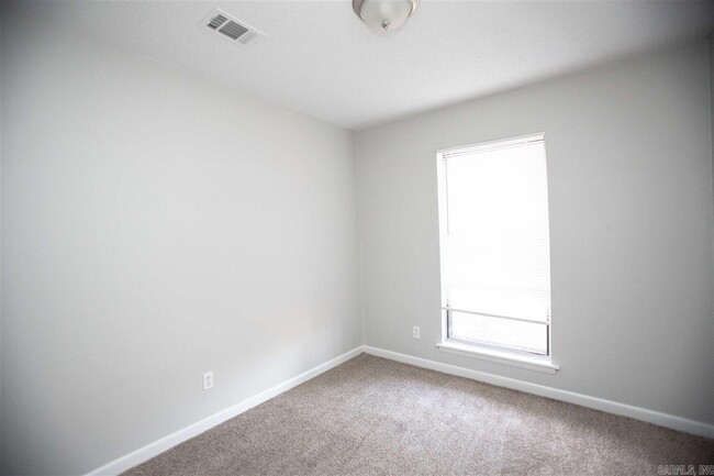 Building Photo - 304 Timberline Dr