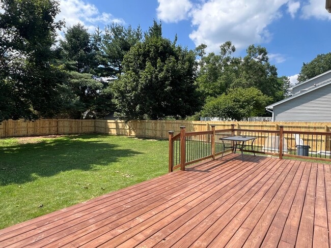 Building Photo - Spacious 4BD Home in Orchard Meadows | Finished Basement | Large Backyard