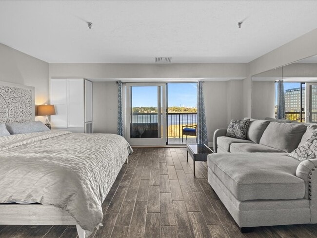 Building Photo - 133 Commander Shea Blvd