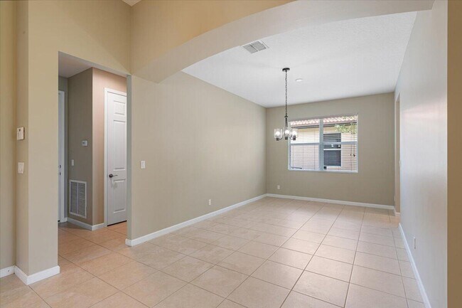 Building Photo - 12054 SW Bennington Cir