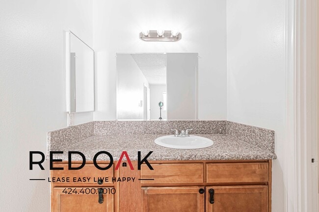 Building Photo - 5624 Fair Ave