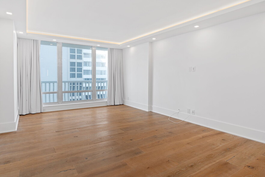 Building Photo - 4020 Galt Ocean Dr