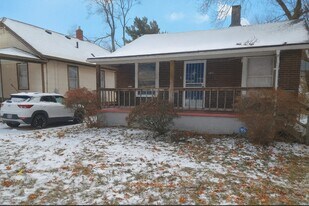 Building Photo - 1657 Pointview Ave