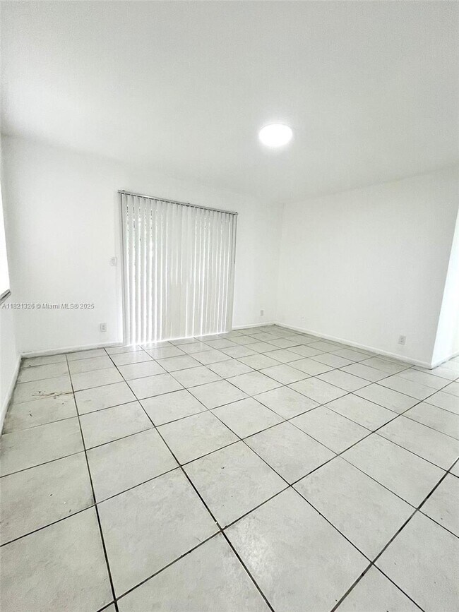 Building Photo - 830 SW 74th Terrace