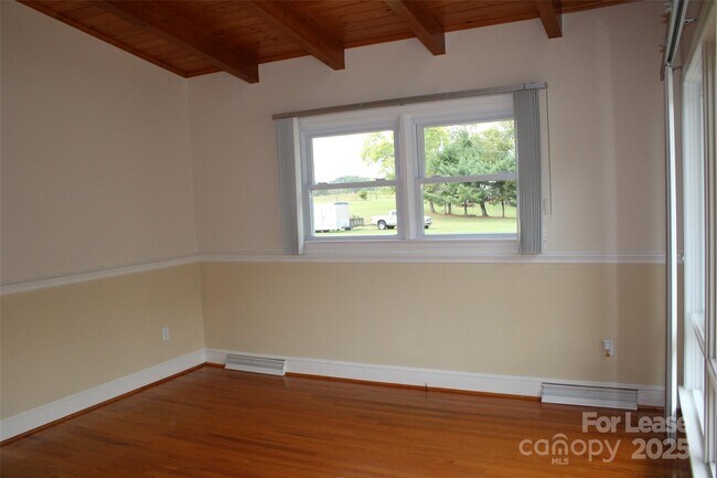 Building Photo - 4241 Burton Ln