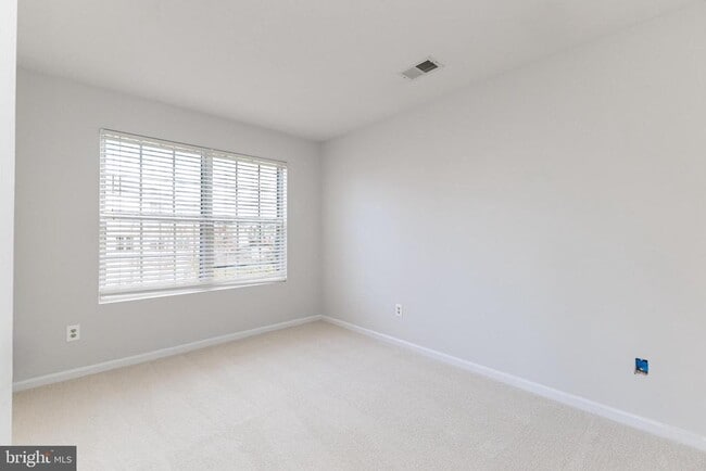 Building Photo - 8091 Lacy Dr