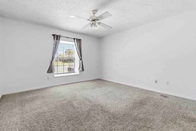 Building Photo - 2107 Hidden Grove Ln