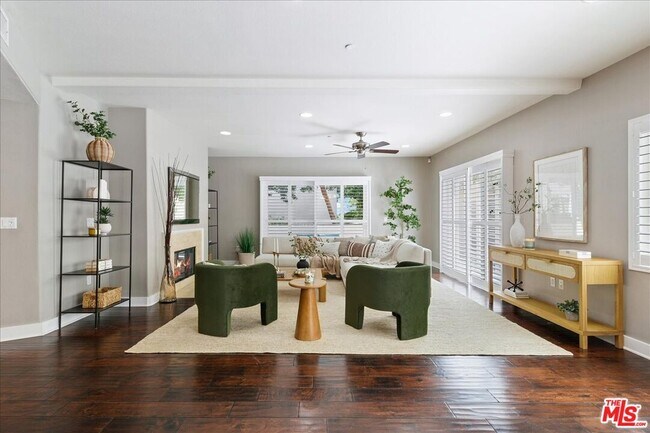 Building Photo - 11115 Acama St
