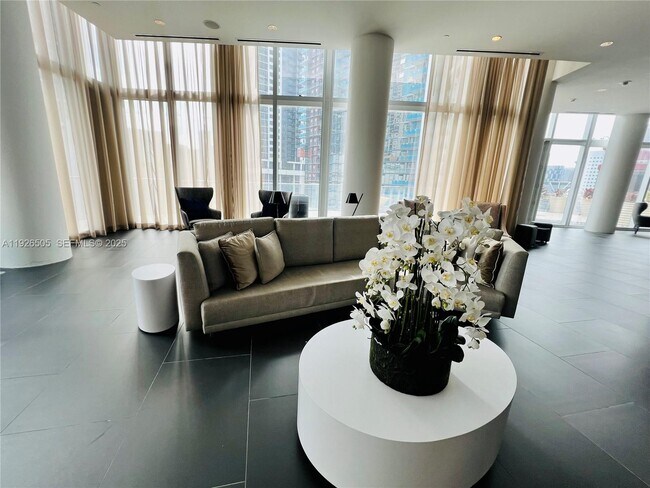 Building Photo - 851 NE 1st Ave