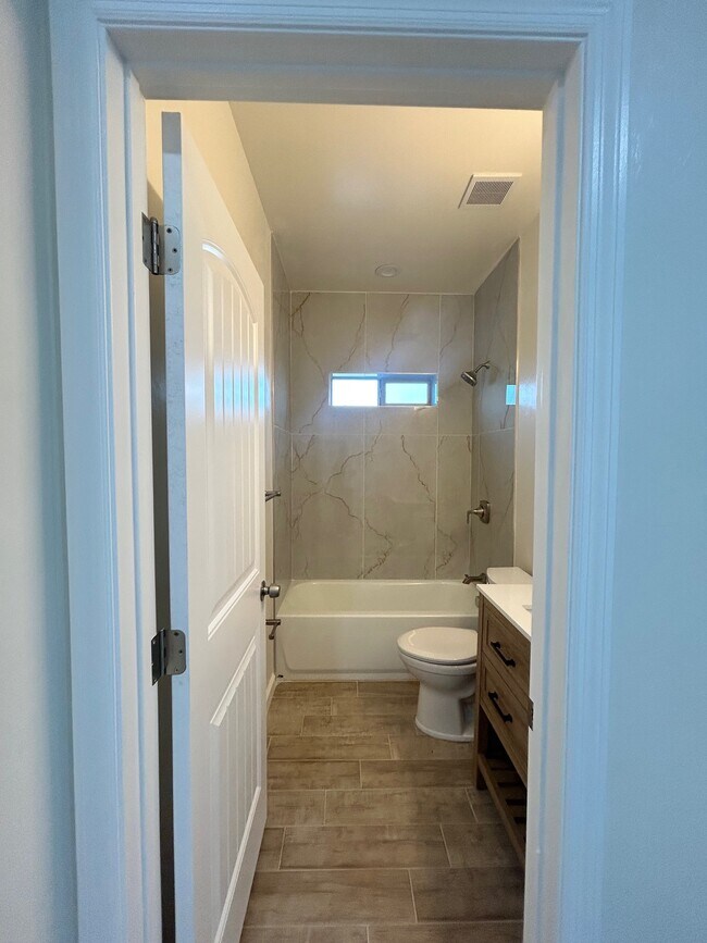 Building Photo - 1324 Renda Ct