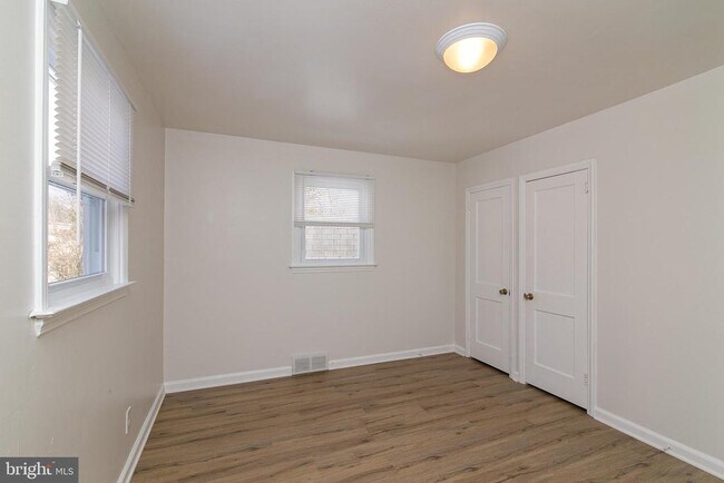Building Photo - 1001 Armistice Dr