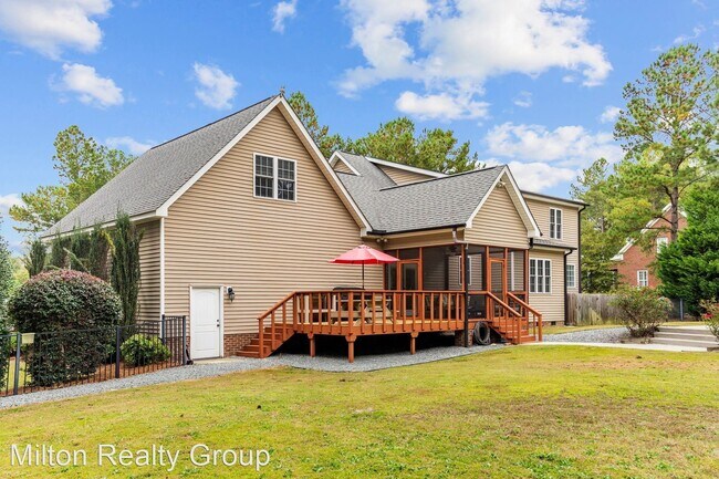 Building Photo - 4 br, 2.5 bath House - 245 Brae Drive
