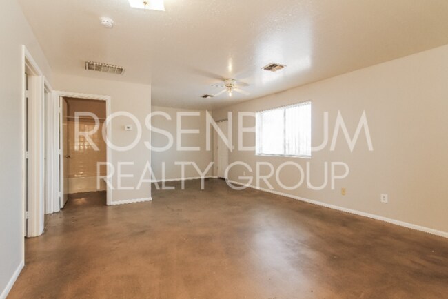 Building Photo - 918 S 1st Ave