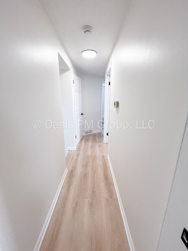 Building Photo - 3983 Lynward Rd