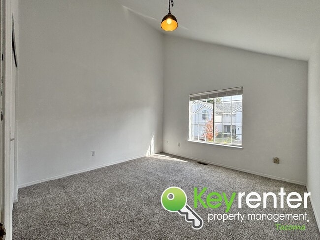 Building Photo - Updated 2 Bedroom Rental in Milton WA with...