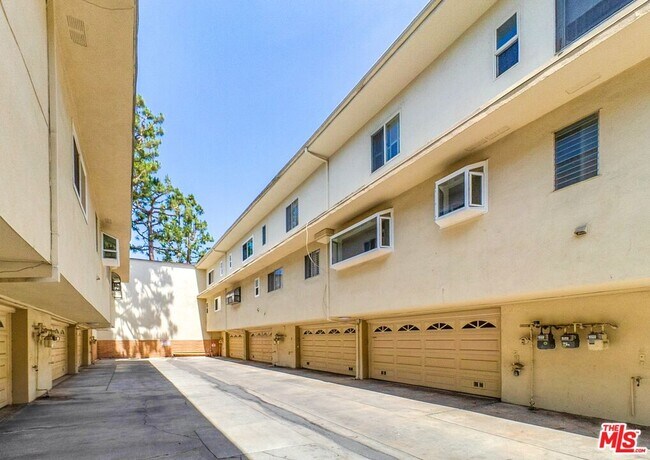 Building Photo - 13214 Fiji Way