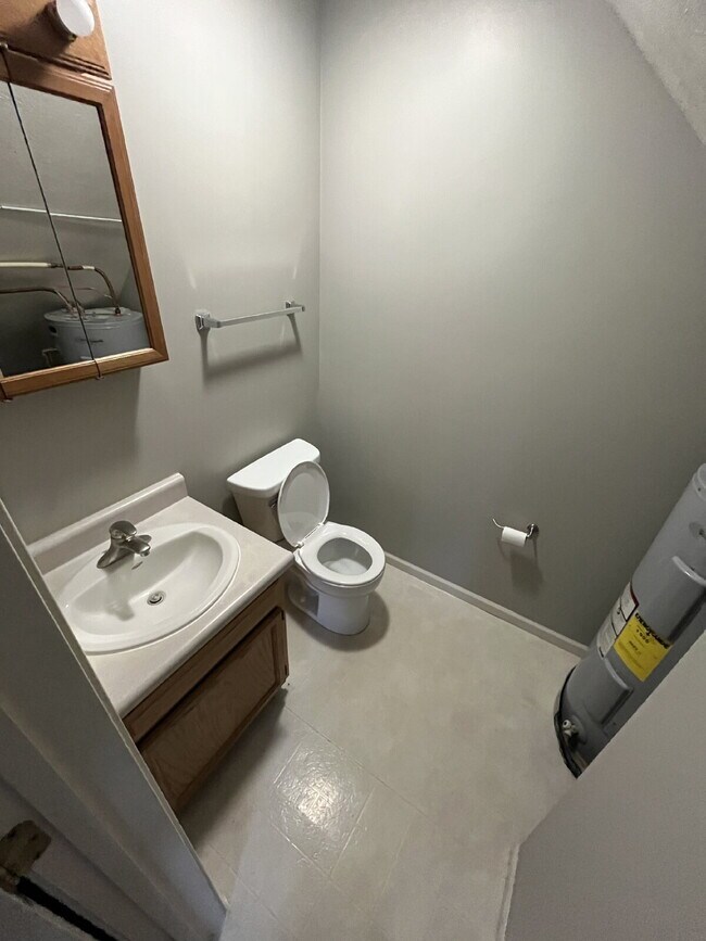 Building Photo - 307 Onyx Dr