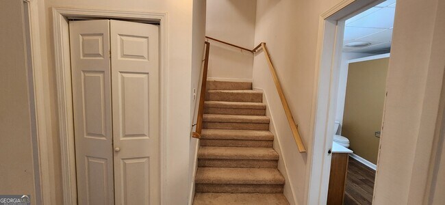 Building Photo - 201 Reeves Creek Way