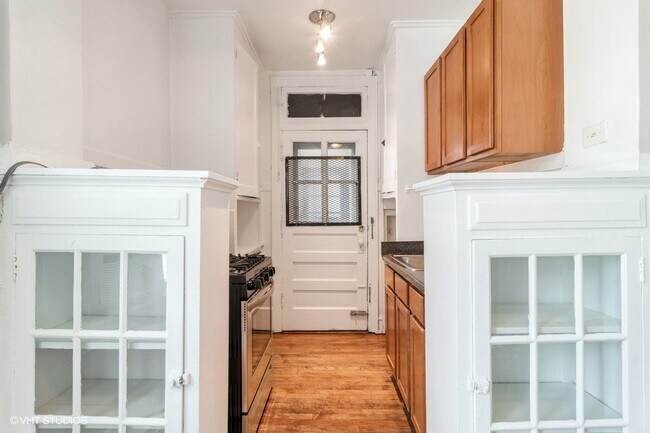 Building Photo - 3806 W Irving Park Rd