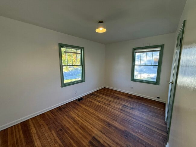 Building Photo - 617 Fletcher Ln