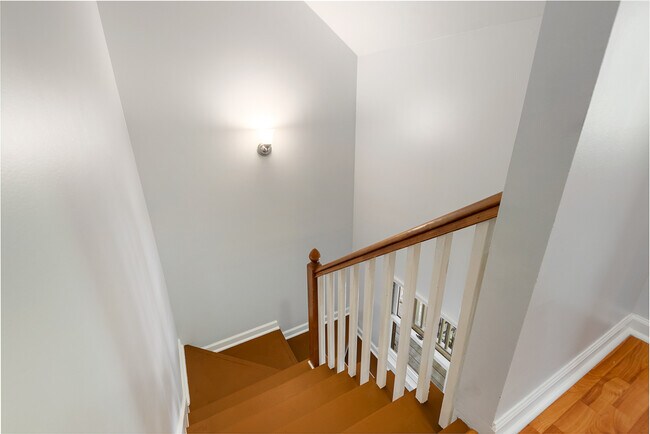 Building Photo - 1502 Hollywood St