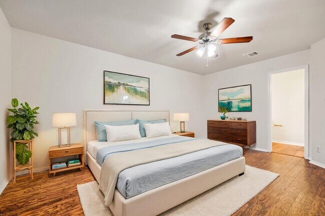 Building Photo - FRESHLY PAINTED  |  OPEN CONCEPT  |  NEAR SCHOOLS & SHOPPING