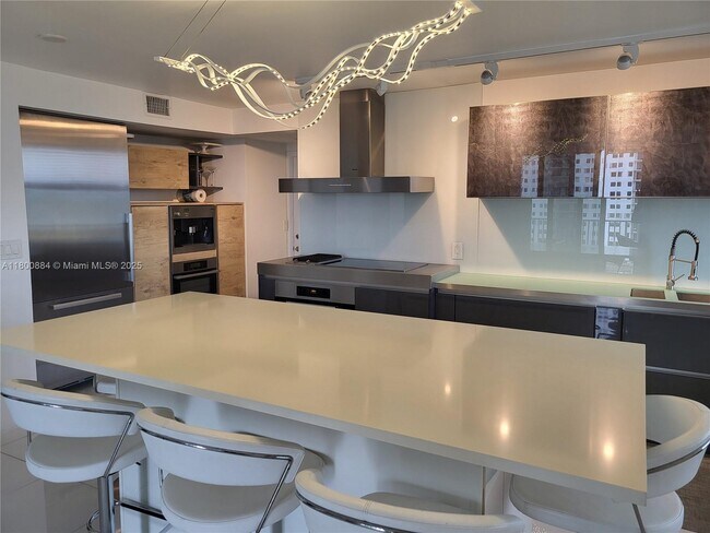 Building Photo - 1401 S Ocean Dr