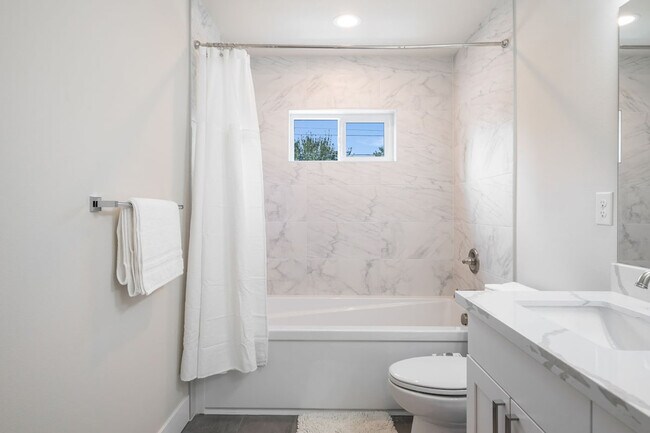 Building Photo - 10404 2nd Pl SW