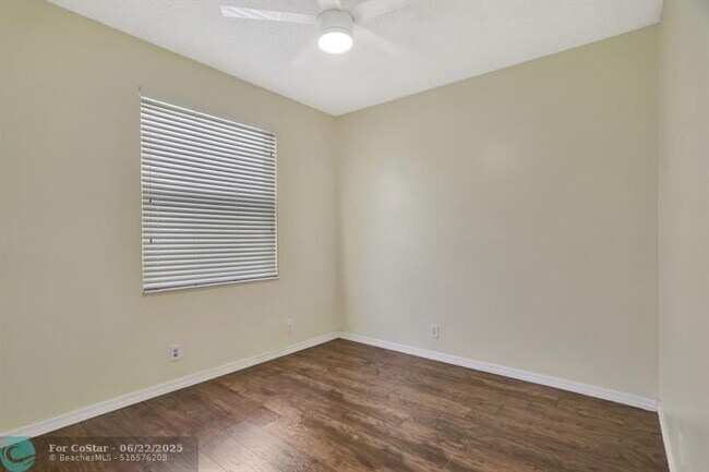 Building Photo - 6455 NW 78th Dr