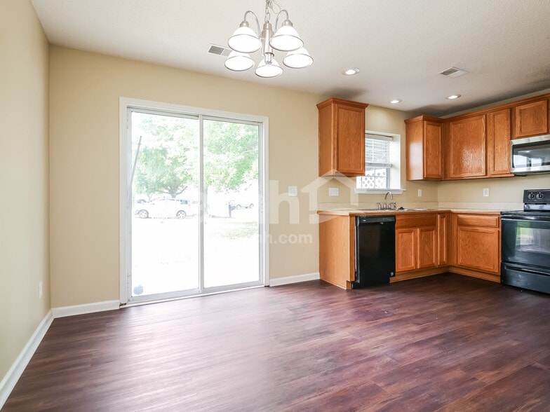 Building Photo - 194 Stoney Xing