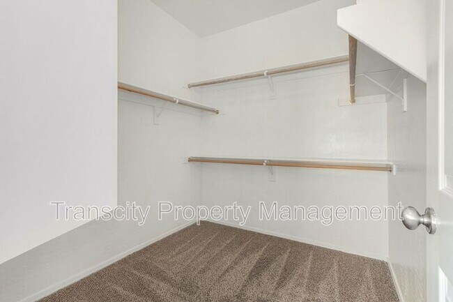 Building Photo - 2317 E Renegade Trail