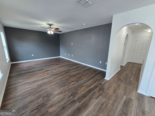 Building Photo - 110 Pine Bluff Blvd W