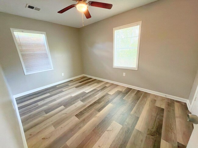 Building Photo - Newly Renovated Home In Whitehaven