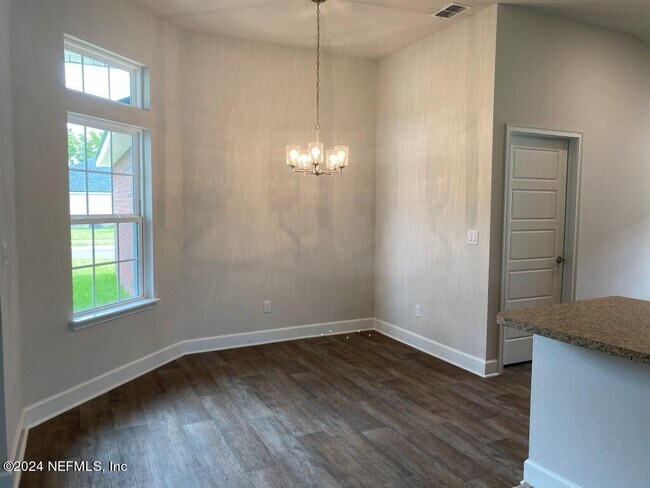 Building Photo - 7294 Gateway Ct